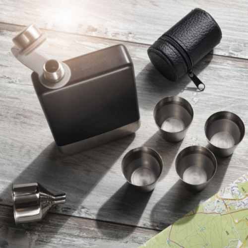 Zestaw piersiówka 266 ml, kieliszki 30 ml i lejek TAHAT Schwarzwolf Czarny F5001200AJ303 (4)