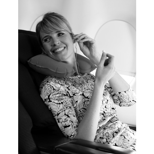 Dmuchany zagłówek podróżny Czerwony V4701-05 (3)