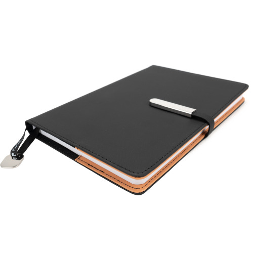 Notatnik A5 w linie ELEGANCE Pierre Cardin Czarny B4016600IP303 (4)