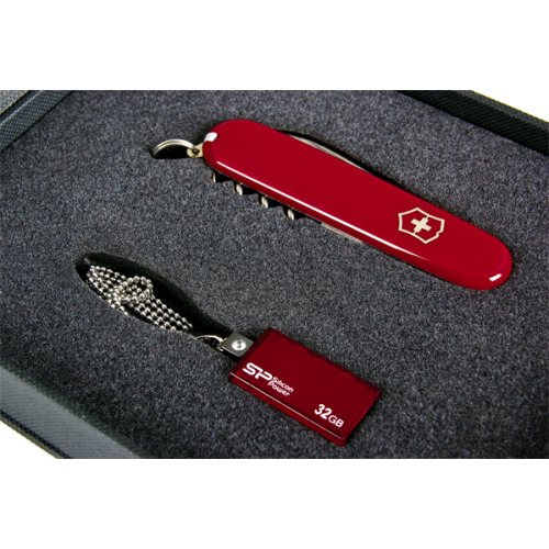 Set EG S20 - scyzoryk Victorinox + pendrive Silicon Power 8GB Czerwony EG S2005 (2)