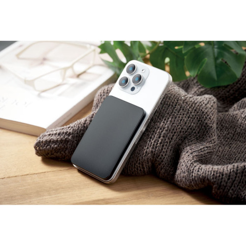 Smukły magnetyczny powerbank 20W Czarny MO3178-03 (4)