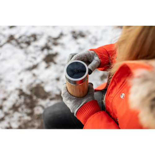 Bambusowy termos 500 ml, posiada sitko zatrzymujące fusy oraz dotykowy cyfrowy wyświetlacz temperatury napojów | Georgia Drewno V4871-17 (1)