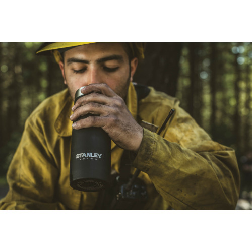 KUBEK STANLEY UNBREAKABLE PACKABLE MUG 0,53 L / 18 OZ Czarny 1002661002 (4)