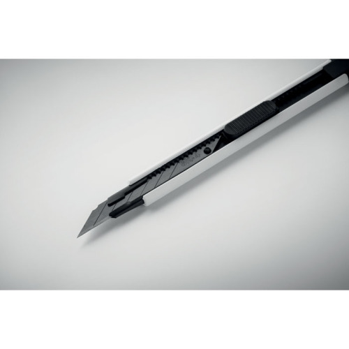 Mały chowany nóż Bialy MO2768-06 (3)