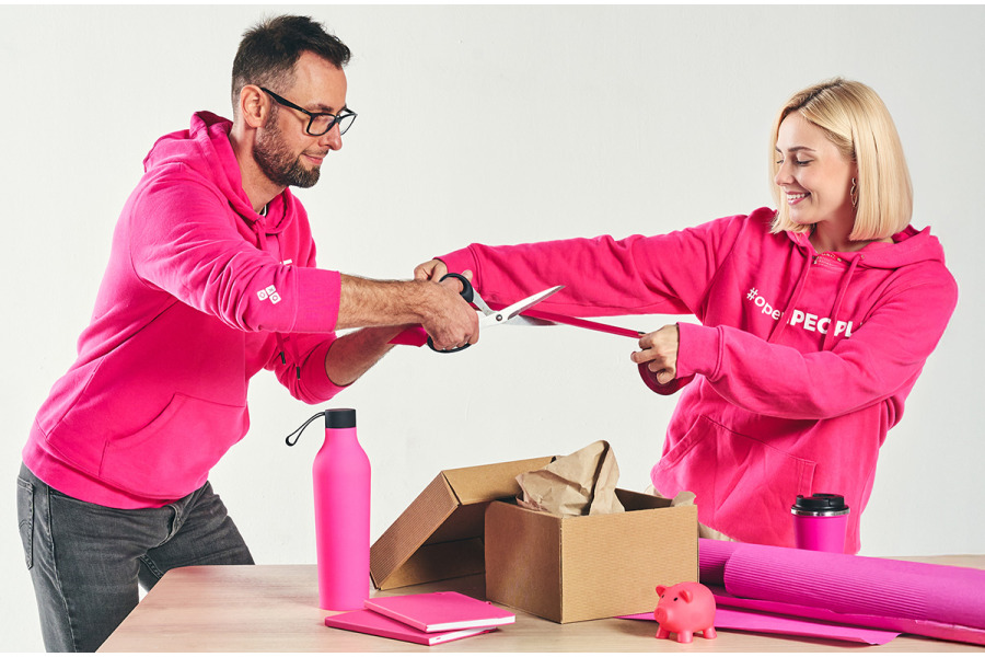 Giftboxy dla firm - pudełka pełne emocji. Dlaczego biznesowe zestawy upominkowe budują relacje?
