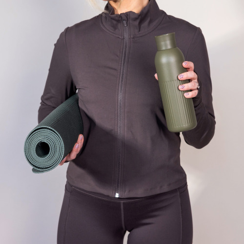 Sagaform Tekla Push stalowa butelka z zakrętką (z recyklingu) 500 ml Dried Green LT52134-N0049 (1)