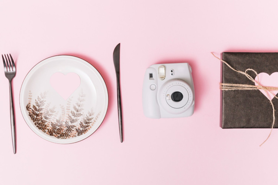 Gadżety reklamowe dla gastronomii pod Instagram – co klienci chcą fotografować i zabierać ze sobą?