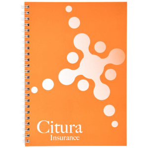 Notatnik Desk-Mate® w formacie A5 z okładką wykonaną z syntetycznego materiału.