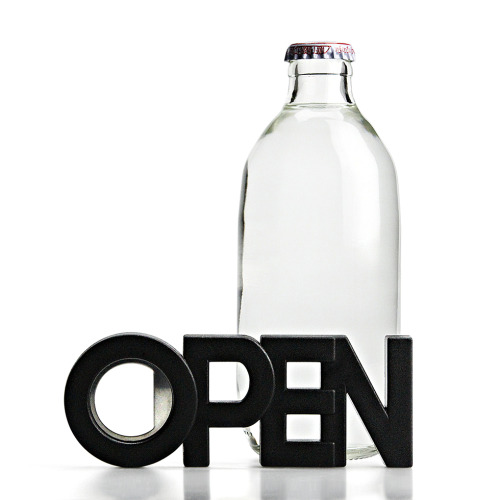 Otwieracz do butelek z magnesem Open Czarny QL10239-BK (4)
