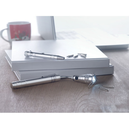 Zestaw latarka i śrubokręt Srebrny MO8873-14 (4)