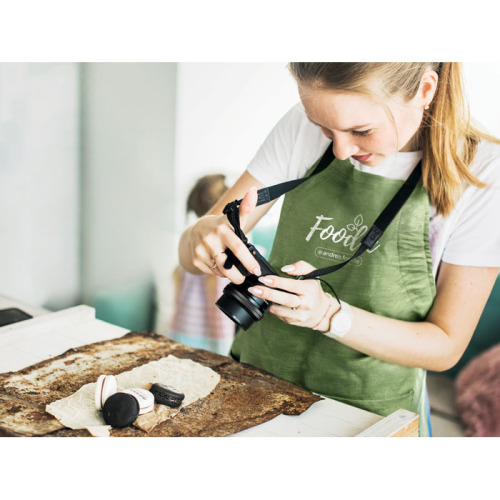 Fartuch regulowany z konopi Zielony MO6164-09 (1)