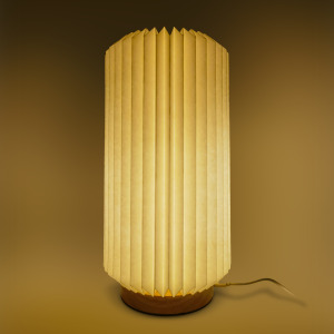 Składana papierowa lampa LED Coollux Aurora Tall na drewnianej podstawie, 32 cm