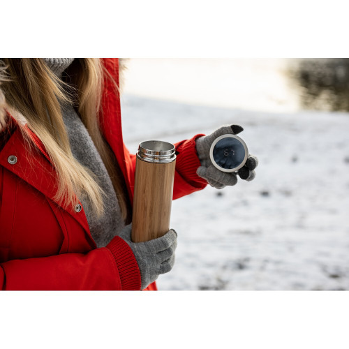 Bambusowy termos 500 ml, posiada sitko zatrzymujące fusy oraz dotykowy cyfrowy wyświetlacz temperatury napojów | Georgia Drewno V4871-17 (3)