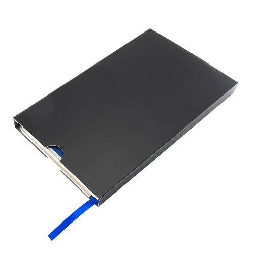 Notes Pierre Cardin Highscribe A5 z metalowymi krawędziami niebieski B9000101IP304 (3)