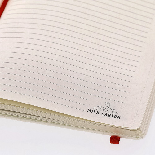 Notatnik ok. A5 ze zrecyklingowanych kartoników po mleku Czerwony VA641-05 (1)