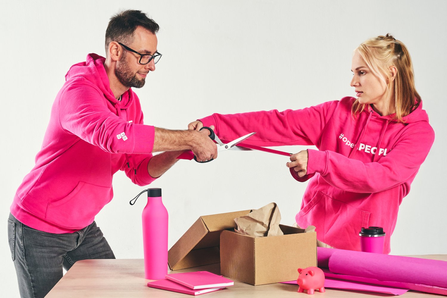 Giftboxy dla firm - pudełka pełne emocji. Dlaczego biznesowe zestawy upominkowe budują relacje?