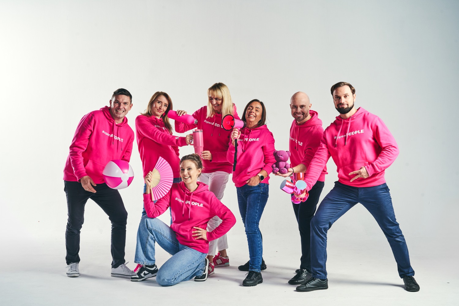Nie tylko na targi! 8 genialnych sposobów na wykorzystanie gadżetów reklamowych w firmie