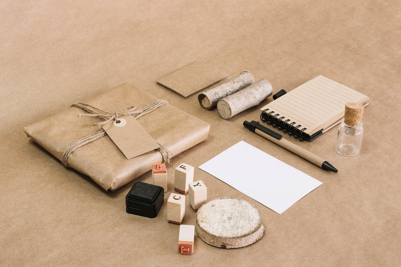 Ciekawe gadżety z drewna - top 5 trwałych i ekologicznych produktów