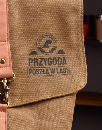 Slogan: Przygoda poszła w las!