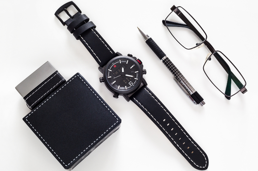 Prezenty na Dzień Mężczyzny w pracy - poradnik co warto kupić