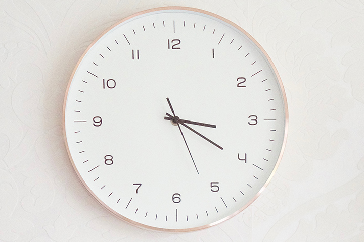 Przykład nietypowego gadżetu reklamowego, który działa - zegary reklamowe!