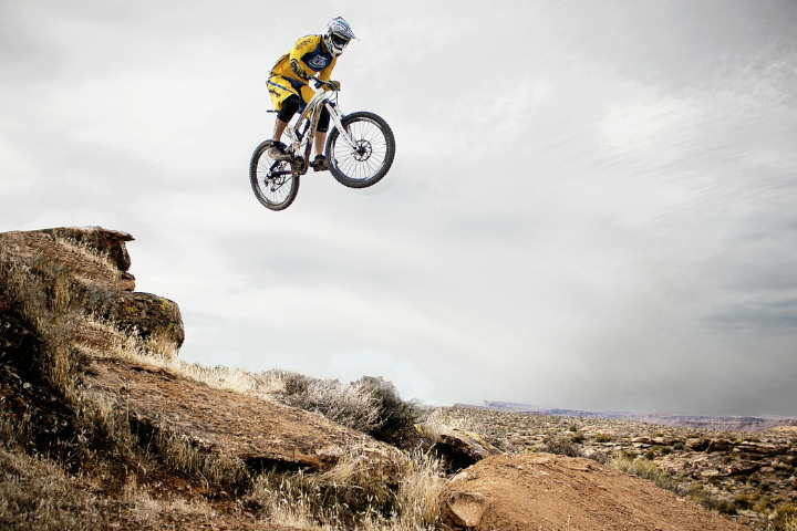 Bidony reklamowe - dlaczego ich popularność stale wzrasta?