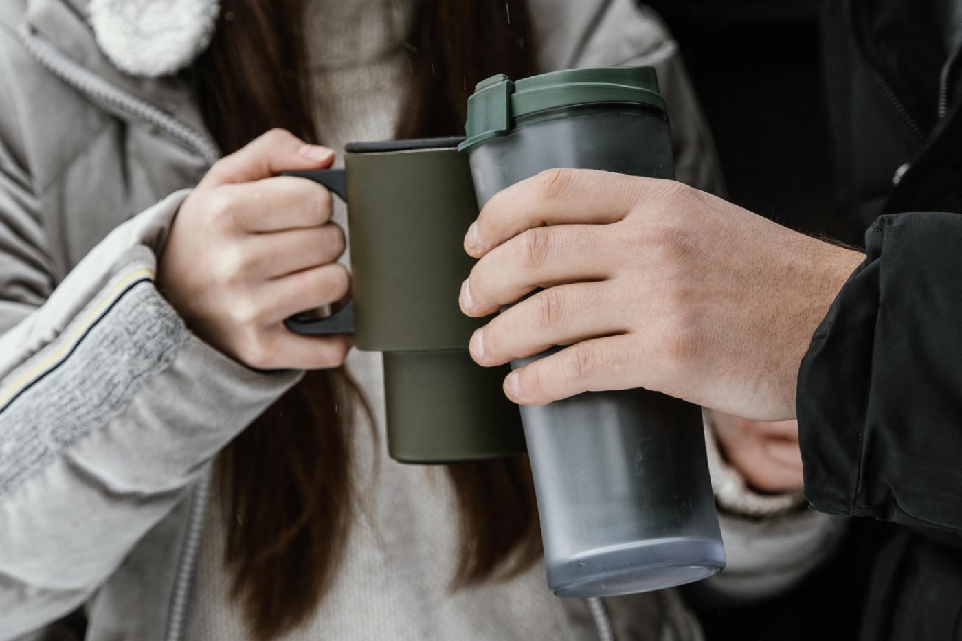 Ranking kubków termicznych - które modele sprawdzą się najlepiej jako upominki?