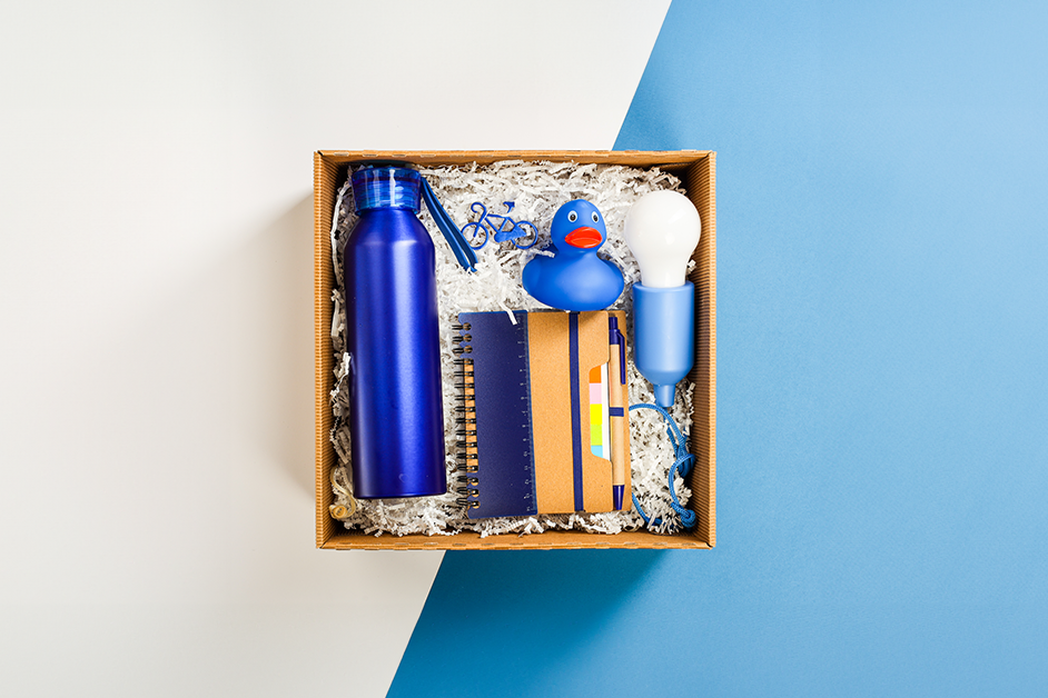 Czym wypełnić kosz prezentowy dla klientów biznesowych? Praktyczne porady