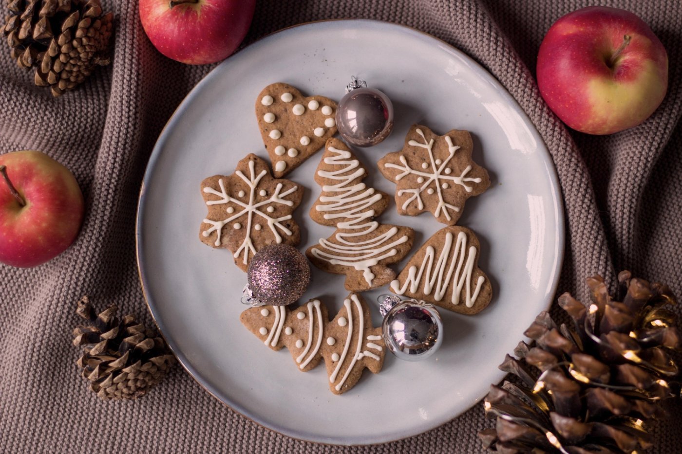 Słodycze świąteczne w marketingu - jak zaplanować skuteczny upominek z logo marki?