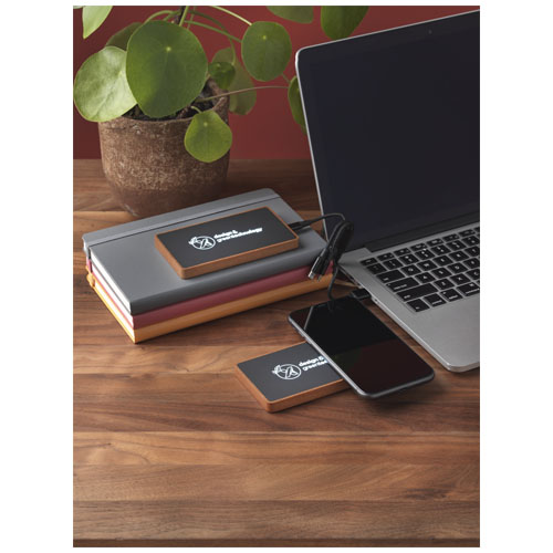 SCX.design P35 drewniany powerbank o pojemności 5 000 mAh Drewniany-Czarny 1PX04971 (5)