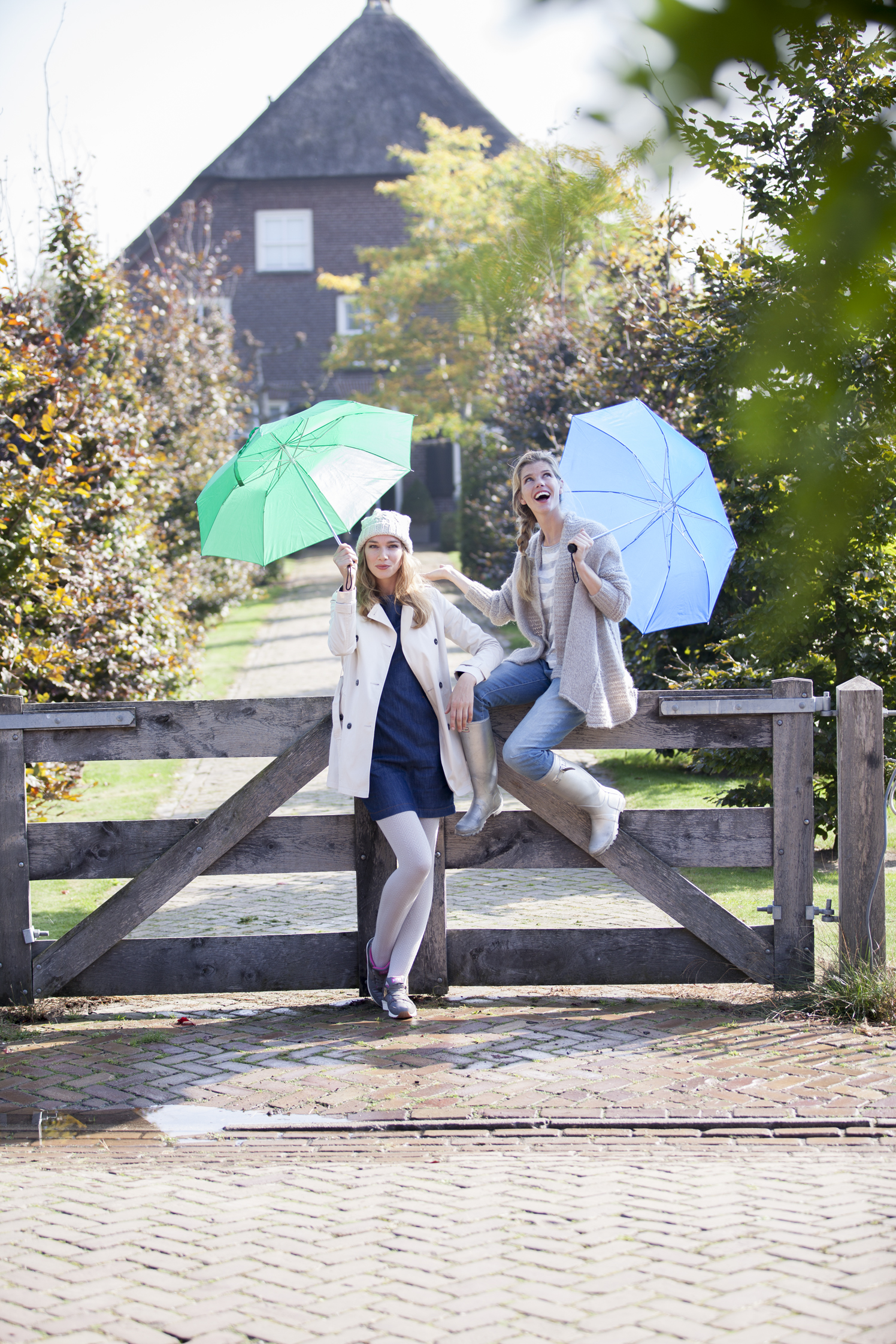 Parasol manualny, składany Biały V4215-02 (1)